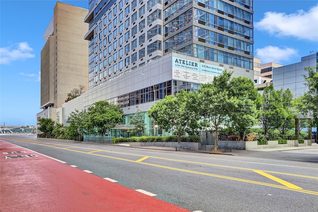 635 W 42nd St Unit 7A, New York Manhattan, NY 10036 - view of building exterior