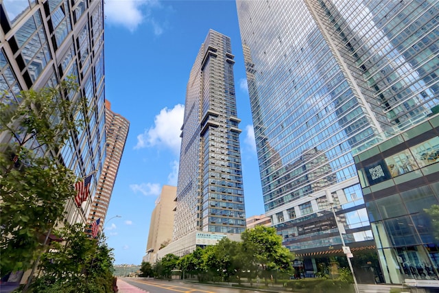 635 W 42nd St Unit 7A, New York Manhattan, NY 10036 - view of building exterior featuring a view of city