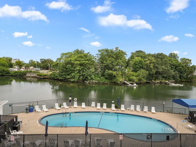 666 Pelham Rd Unit 3N, New Rochelle, NY 10805 - community pool with a patio area and a water view