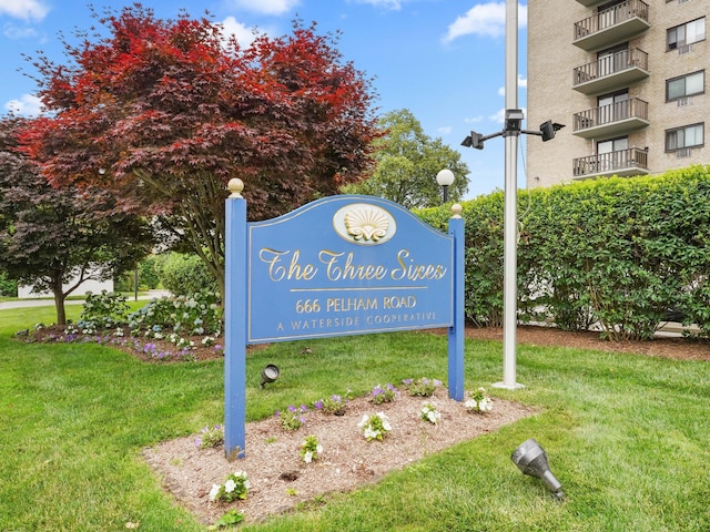 666 Pelham Rd Unit 3N, New Rochelle, NY 10805 - community / neighborhood sign featuring a lawn