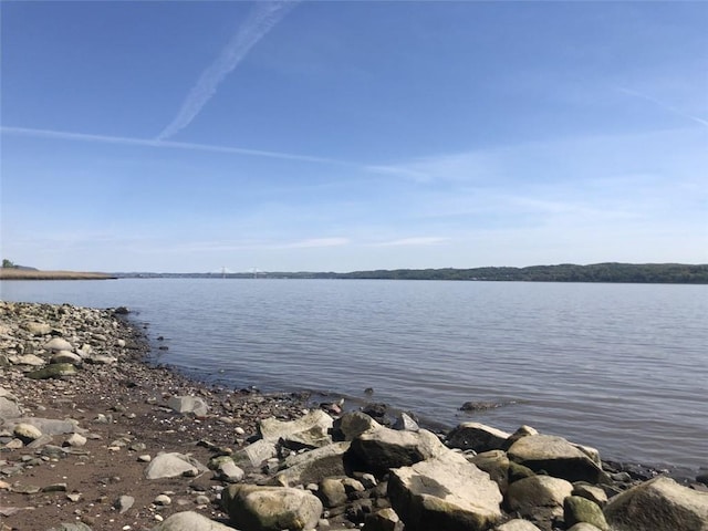 11 Lawrence Ln, Palisades, NY 10964 - water view