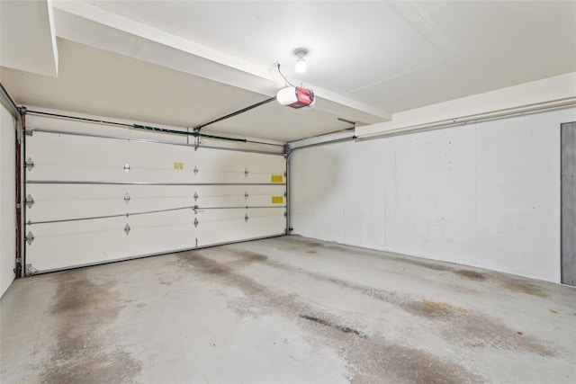 4 Cliffside Ct, Highland Mills, NY 10930 - garage with a garage door opener