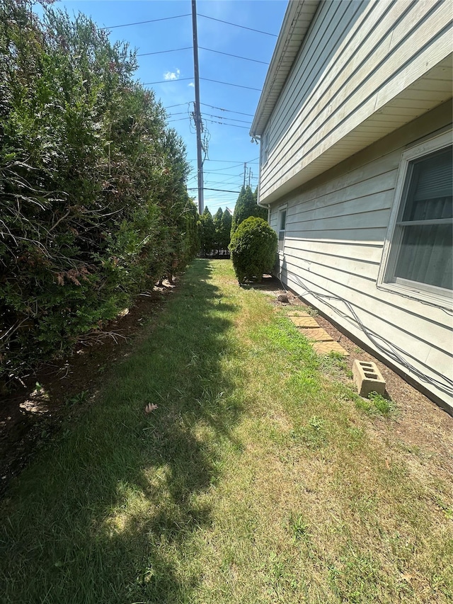 2 Bluespruce Rd, Levittown, NY 11756 - photo 16