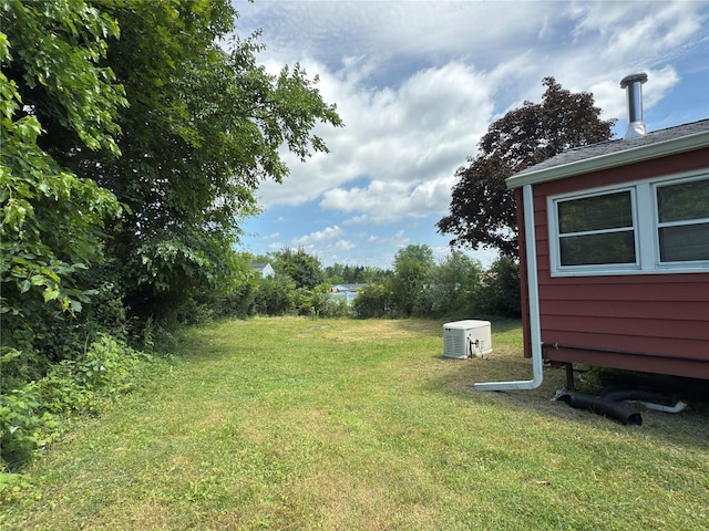 6 James Pl, Wappingers Falls, NY 12590 - view of green lawn
