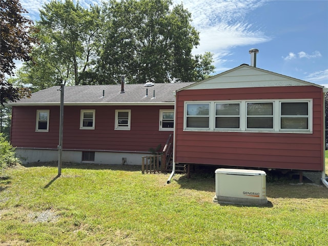 6 James Pl, Wappingers Falls, NY 12590 - back of house featuring a lawn