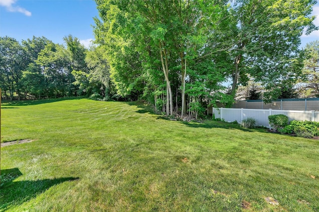 3 Adrian Ct Unit B, Cortlandt Manor, NY 10567 - view of yard