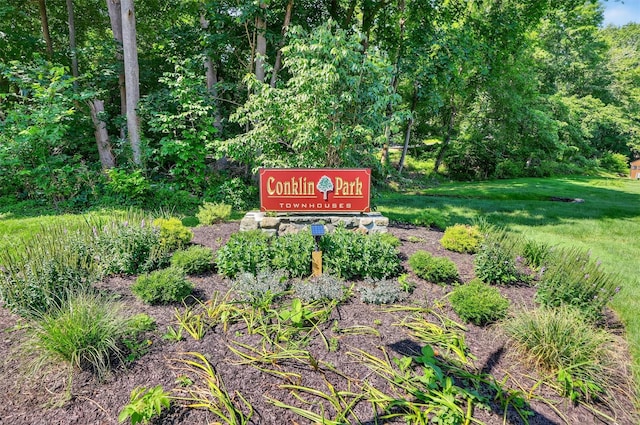 3 Adrian Ct Unit B, Cortlandt Manor, NY 10567 - community / neighborhood sign with a lawn