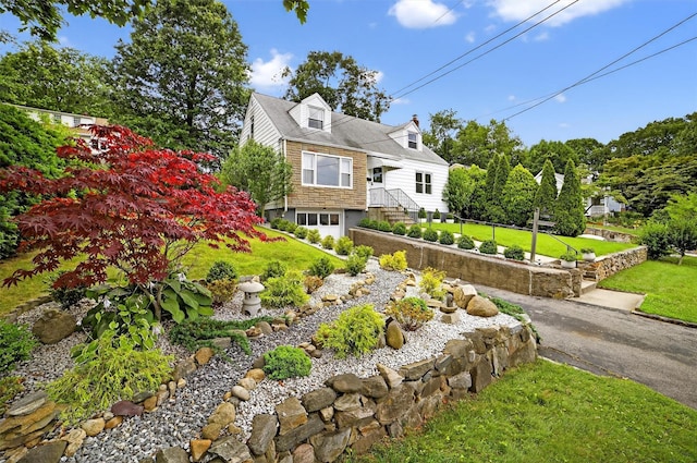 130 Cresthill Rd, Yonkers, NY 10710 - cape cod home featuring a front lawn