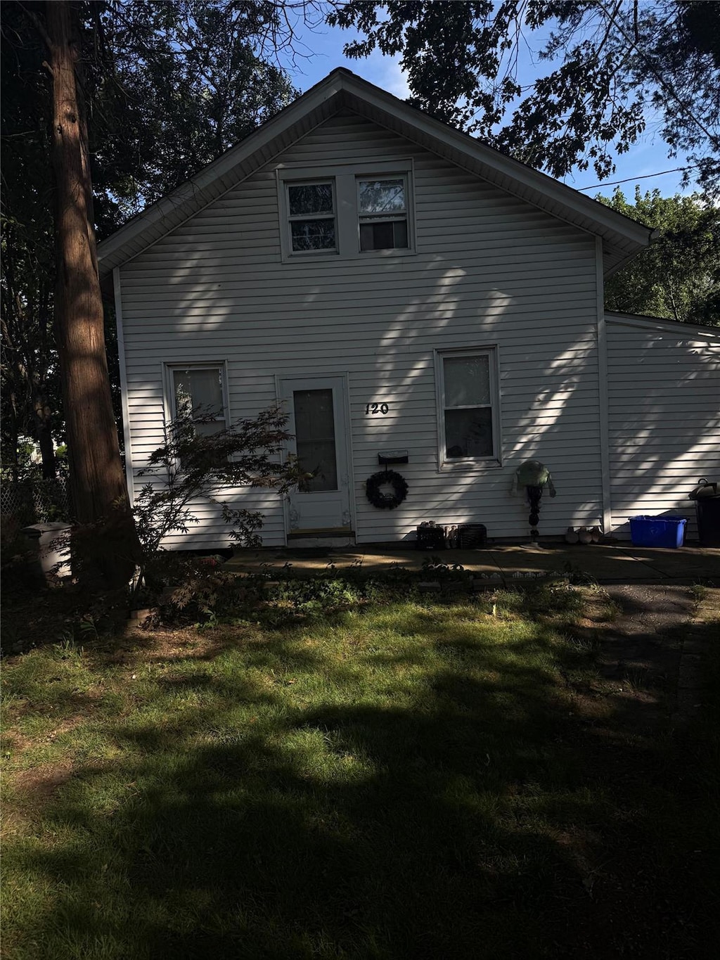 120 Oak Ave, Hempstead, NY 11550 - photo 1