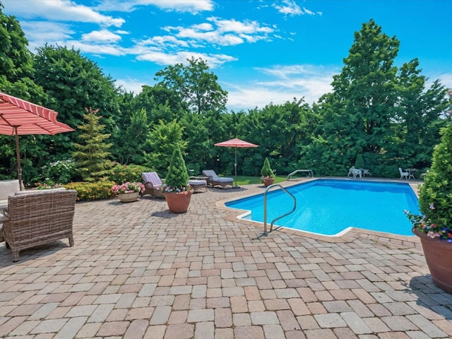 2000 Lake End Rd, Merrick, NY 11566 - swimming pool with a patio