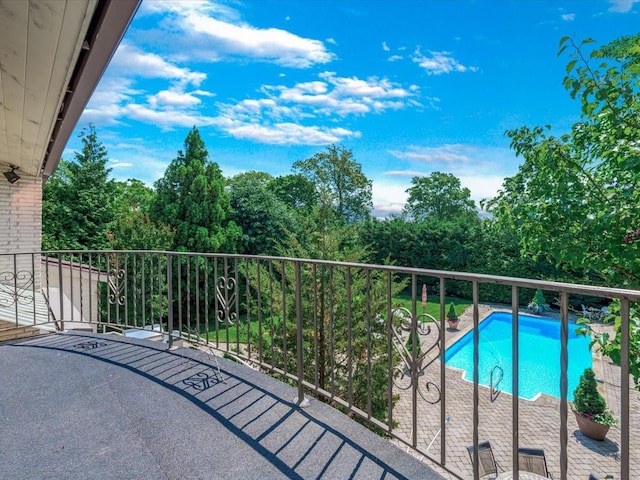 2000 Lake End Rd, Merrick, NY 11566 - balcony featuring view of pool area