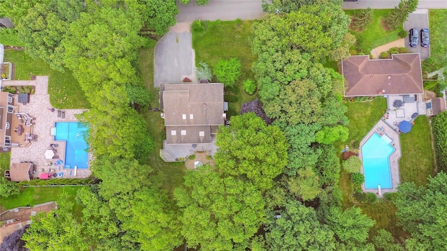 35 Stratford Ave, Dix Hills, NY 11746 - aerial view of property and surrounding area featuring a pool
