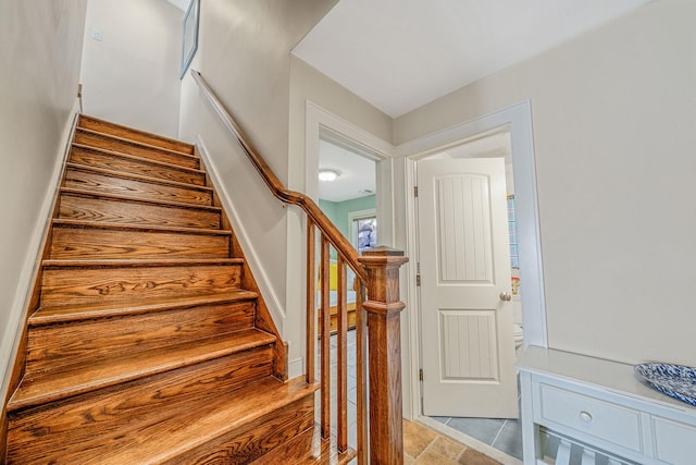 75 W Shore Rd Unit 4, Port Washington, NY 11050 - view of stairway