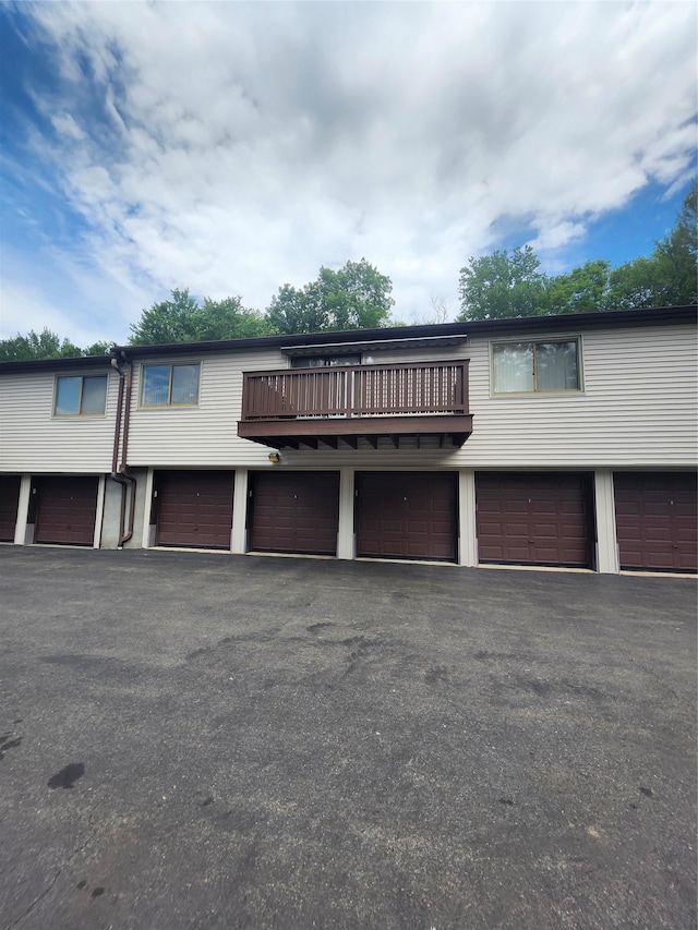 108 Village Rd Unit B, Jefferson Valley, NY 10598 - multi unit property with asphalt driveway