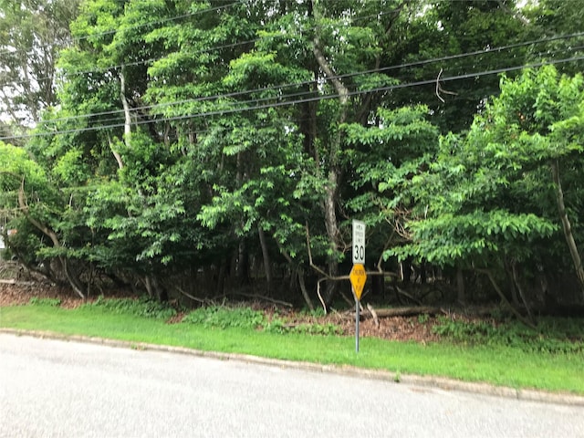 57 Long View Dr, Wading River, NY 11792