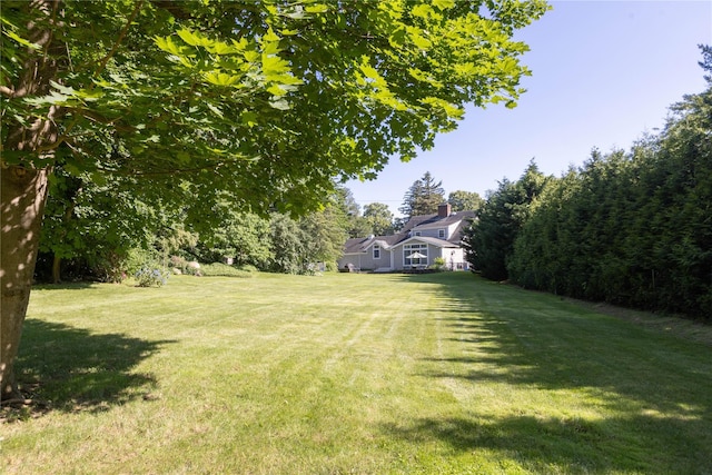6 Meadow Pl, Lattingtown, NY 11560 - view of grassy yard