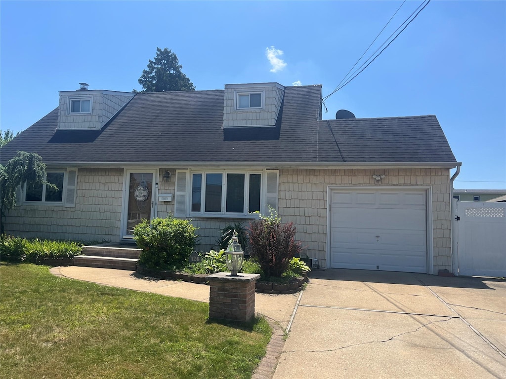 126 Lambert Ave, Farmingdale, NY 11735 - photo 2