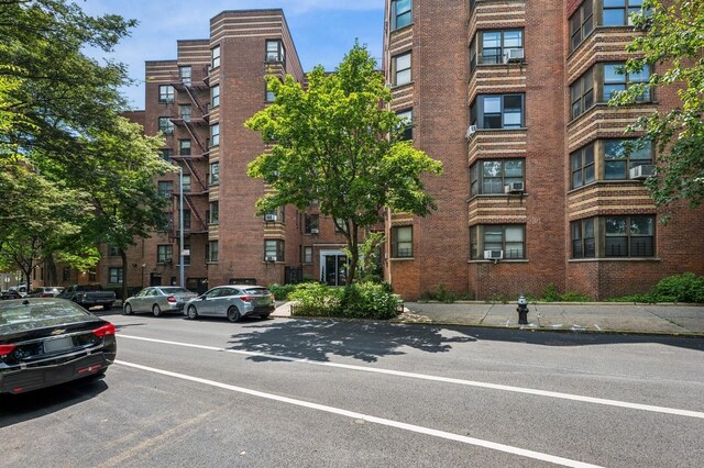 306 E Mosholu Pkwy S Unit 3D, Bronx, NY 10458 - view of apartment building / complex