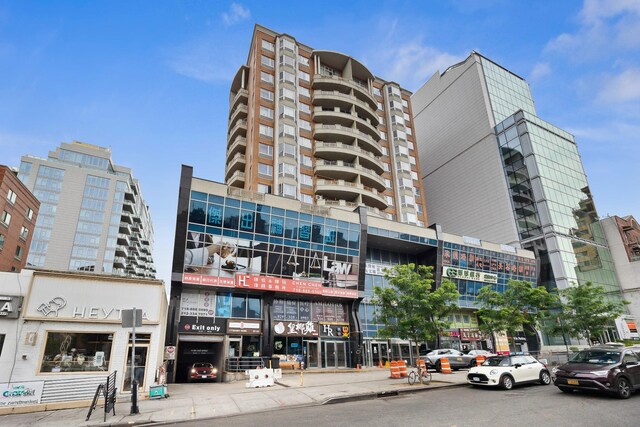 37-20 Prince St Unit 12C, Flushing, NY 11354 - photo 1