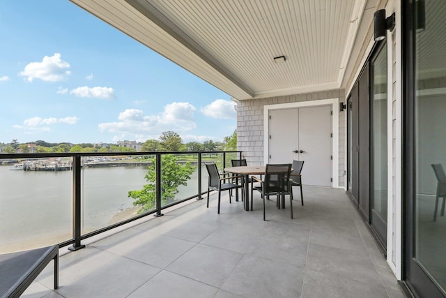 720 Davenport Ave Unit 3, New Rochelle, NY 10805 - balcony featuring a water view and outdoor dining area