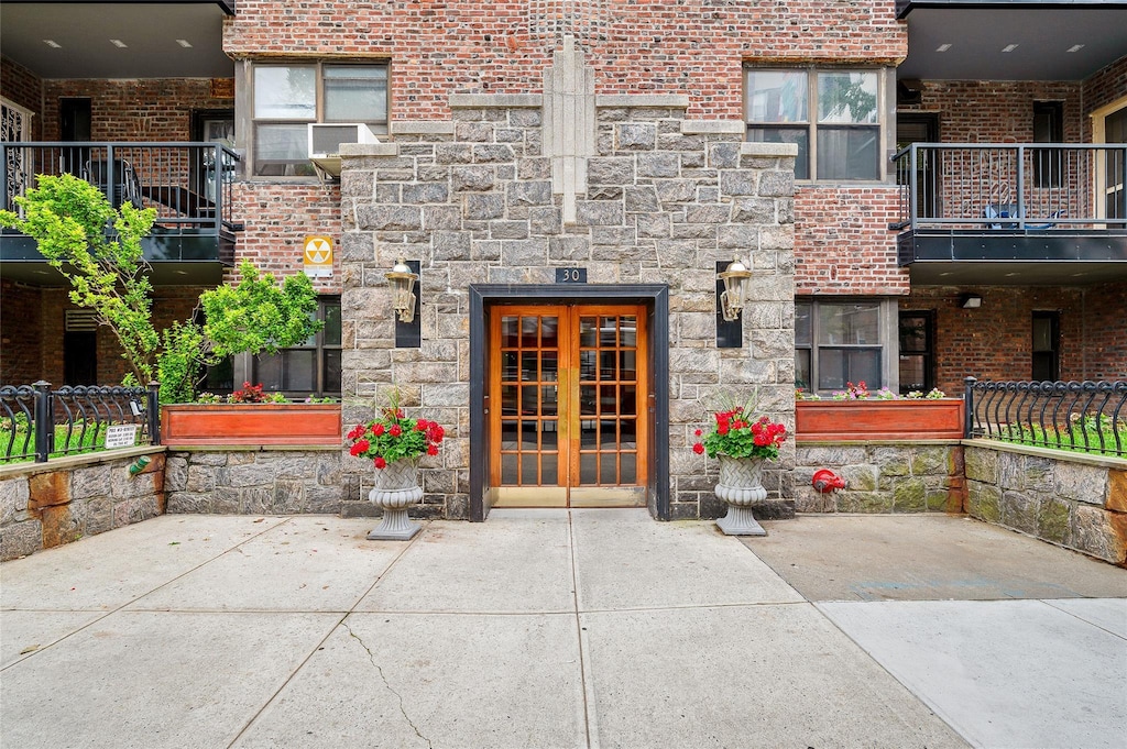 30 Clinton Pl Unit 2F, New Rochelle, NY 10801 - photo 1