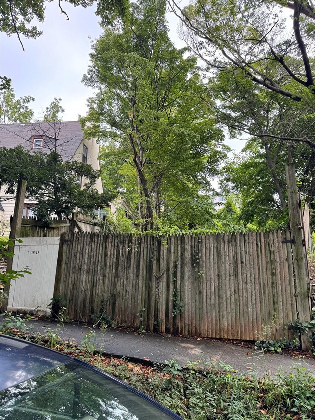 11515 Curzon Rd, Kew Gardens, NY 11418 - photo 9