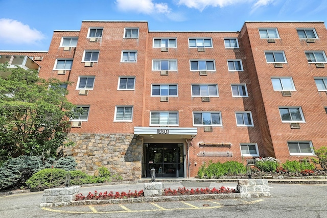 370 Central Park Ave Unit 3D, Scarsdale, NY 10583 - view of apartment building / complex