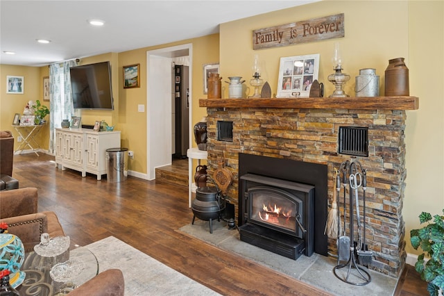123 Pleasant Rd, Lake Peekskill, NY 10537 - living room featuring wood finished floors and recessed lighting