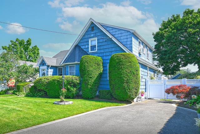 2405 Aberdeen St, East Meadow, NY 11554 - photo 2