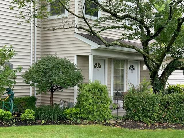 29 Erin Ln Unit 29, East Setauket, NY 11733 - property entrance