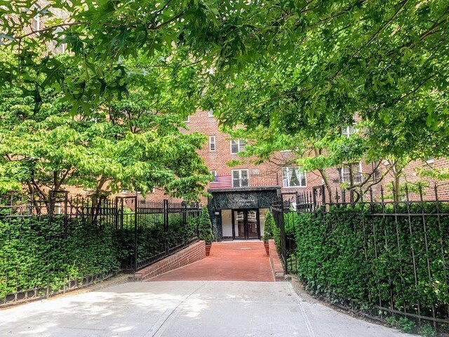 76-10 34th Ave Unit 2-M, Jackson Heights, NY 11372 - photo 1