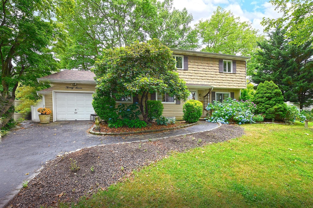 27 Newtown Ln, Melville, NY 11747 - photo 1