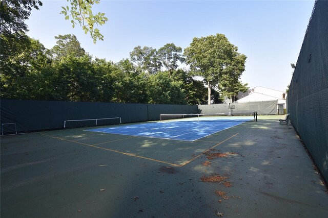 19 Stanford Ct Unit 19, Wantagh, NY 11793 - view of tennis court
