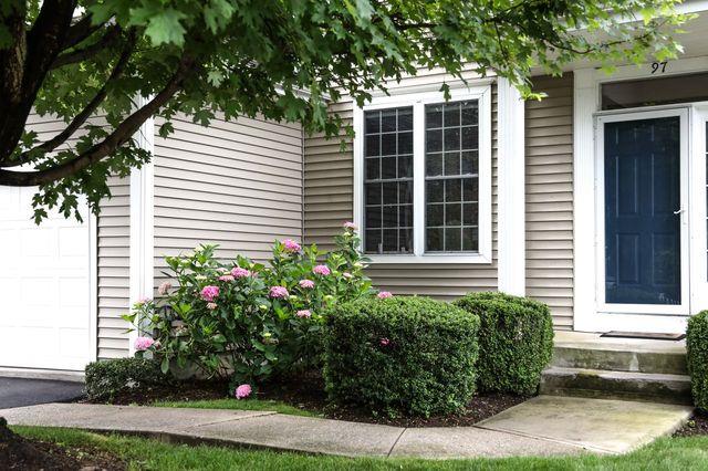 97 Reunion Rd, White Plains, NY 10603 - property entrance