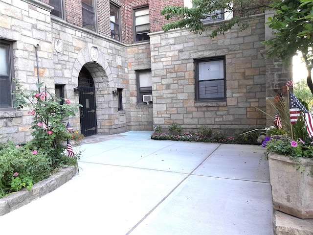 77-16 Austin St Unit 5L, Forest Hills, NY 11375 - photo 1