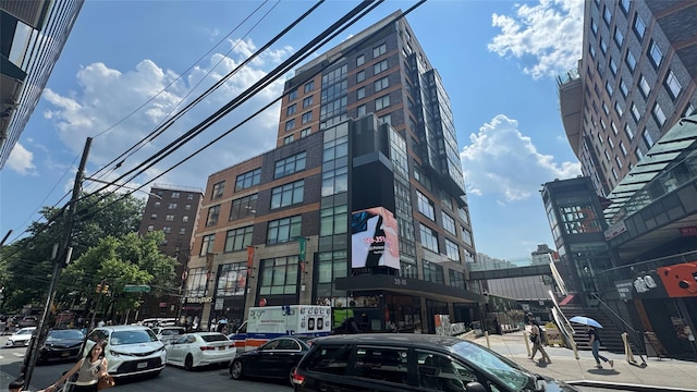 39-16 Prince St Unit 8E, Flushing, NY 11354 - photo 1