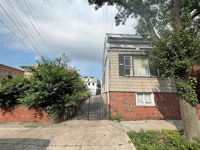 5611 Remsen Pl, Maspeth, NY 11378 - photo 2