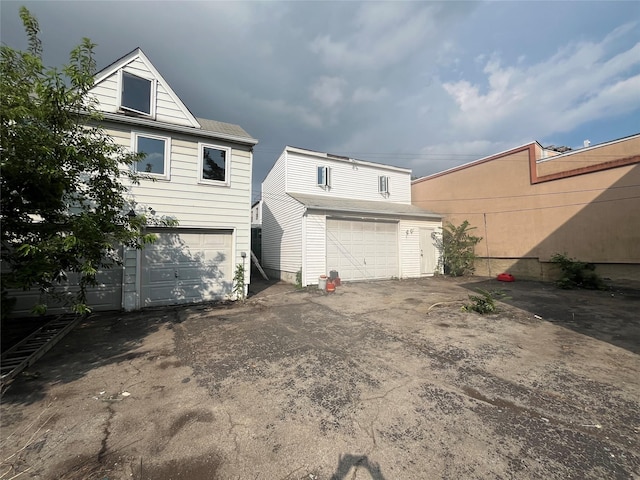 5611 Remsen Pl, Maspeth, NY 11378 - photo 4