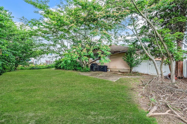 20 Bowling Ln, Deer Park, NY 11729 - view of yard