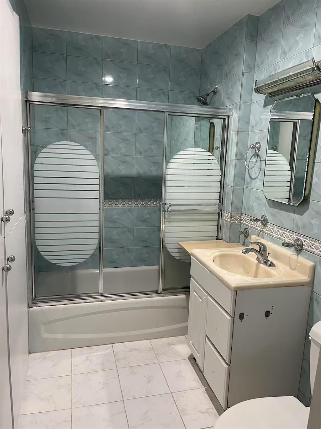 18 Hickory Ln, Levittown, NY 11756 - photo 3