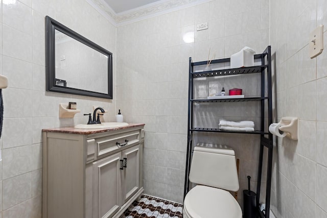 1160 E 89th St, Brooklyn, NY 11236 - bathroom featuring tile walls and vanity