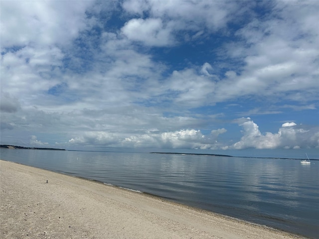 20 Oak Grove Rd, Southampton, NY 11968 - water view