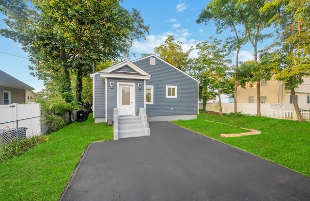 17 Banbury Ct, Amityville, NY 11701 - photo 2