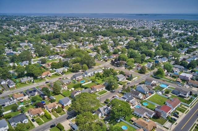 369 S 16th St, Lindenhurst, NY 11757 - aerial view of property's location