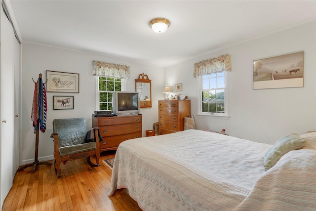16 Ria Dr, White Plains, NY 10605 - bedroom featuring crown molding and hardwood / wood-style floors