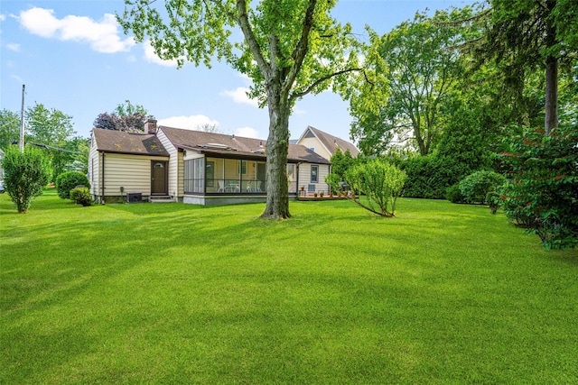 16 Ria Dr, White Plains, NY 10605 - view of grassy yard