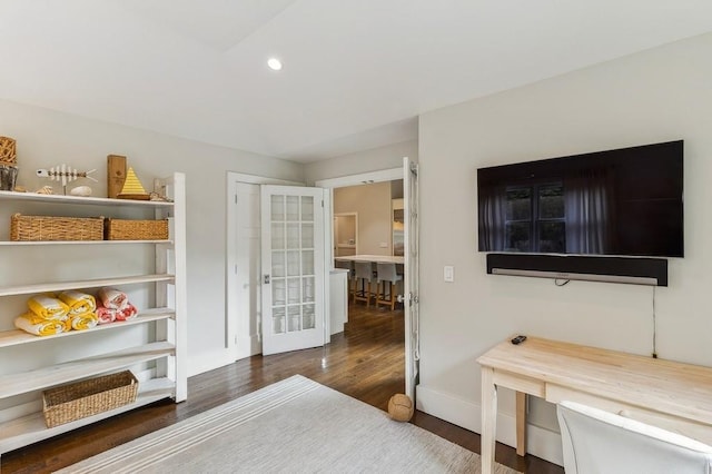 20 Stratton Sq, East Hampton, NY 11937 - bedroom with wood finished floors and recessed lighting