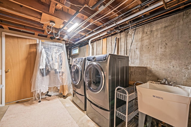 7 Hunter Ct, Dix Hills, NY 11746 - laundry area with separate washer and dryer
