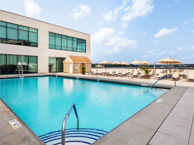 10 City Pl Unit Ph2C, White Plains, NY 10601 - community pool with a patio area