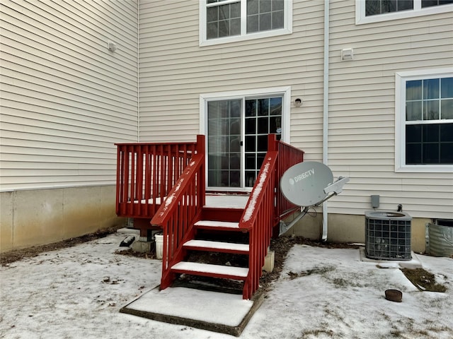 71 Jordan Ln, Middletown, NY 10940 - view of snow covered property entrance